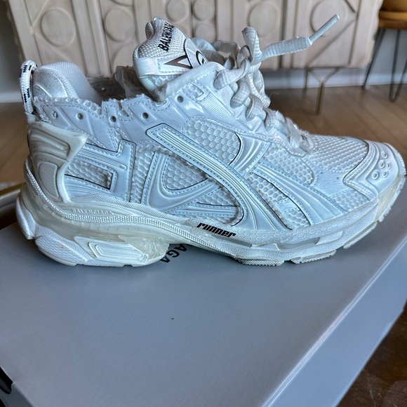 Balenciaga Runners - Picture 9 of 13